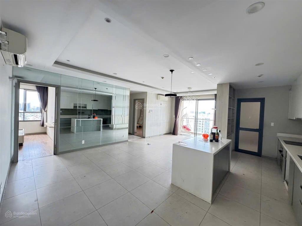 Giá 12tr/th, the useful (the era) lạc long quân, tb, 95m2, 3pn, 2wc.