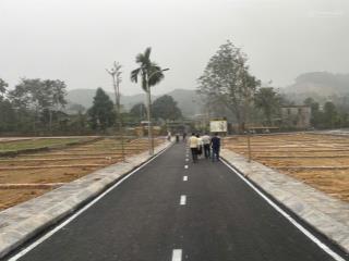 Đất đối diện khu công nghiệp , cạnh dự án utopia .