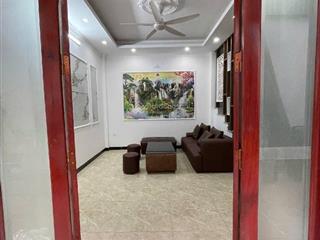 Nhân huệ đồng mai #4tỉ nhỉnh
tầng 1 khách, bếp, vs.
tầng 2,3 tổng 2 ngủ, 2vs.
tầng 4