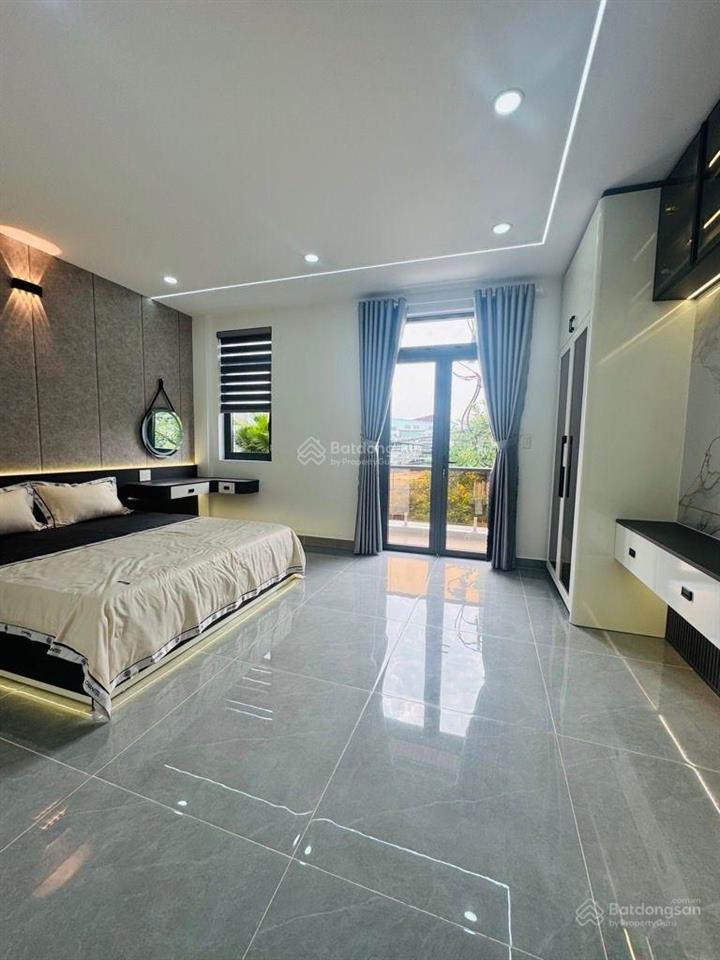 Bán nhà mặt tiền 120m2 đường phan văn hớn nhỉnh 12 tỷ  kinh doanh tốt .