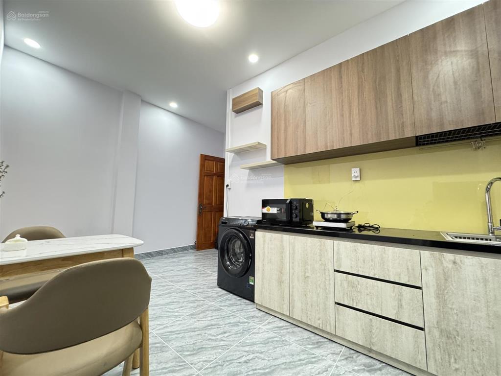 Cho thuê gấp cc mini 1pn, 1wc, 45m2, ban công thoán mát, giá 9,8 triệu tại đoàn văn bơ, q4, hcm