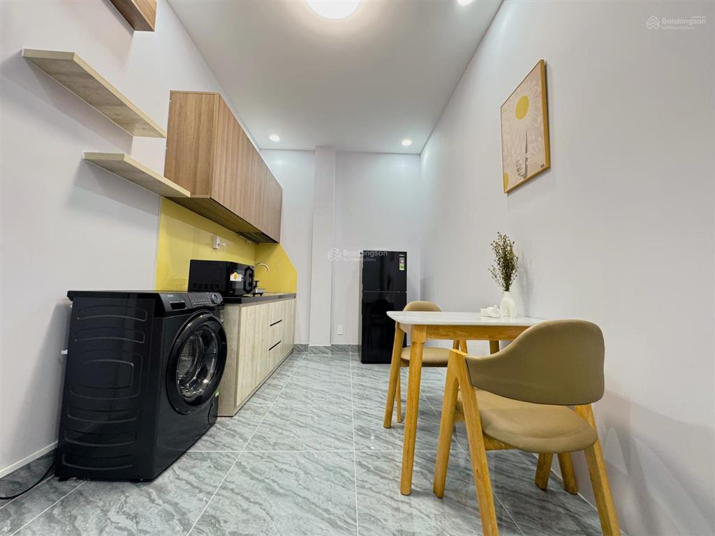 Cho thuê gấp cc mini 1pn, 1wc, 45m2, ban công thoán mát, giá 9,8 triệu tại đoàn văn bơ, q4, hcm