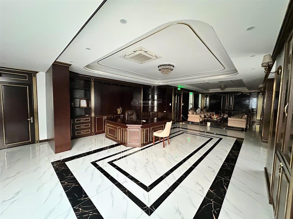 Bán toà nhà văn phòng kinh doanh 12x22m, đúc hầm + 6 tấm, giá 76,8 tỷ tl!