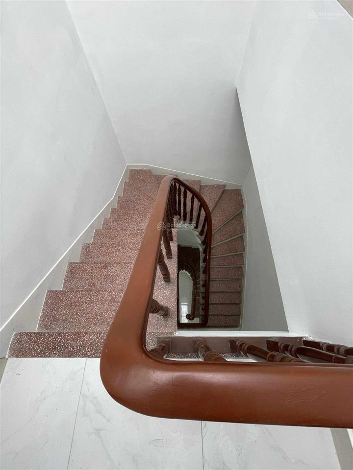 Hiếm nhà bán sát mặt tiền trần não, quận 2  56m2 (4.5x12.3) vuông a4  3 tầng đúc  hẻm xe hơi 6m