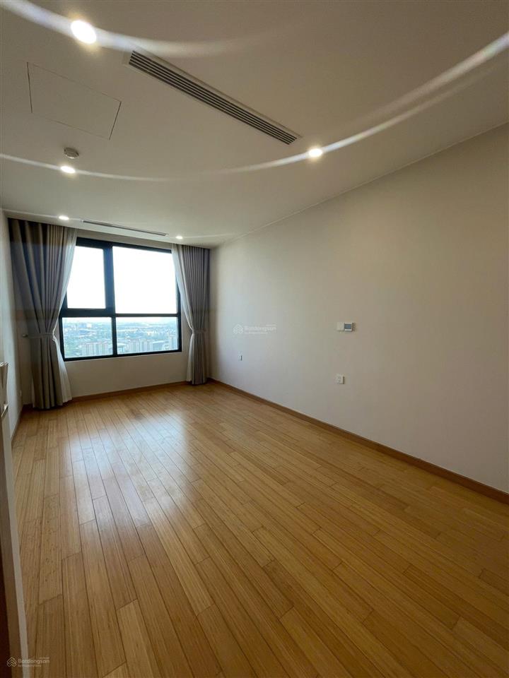Em thùy cho thuê gấp căn hộ 2pn the zei, nội thất cơ bản 16.5tr/th  hỗ trợ đàm giá tốt nhất