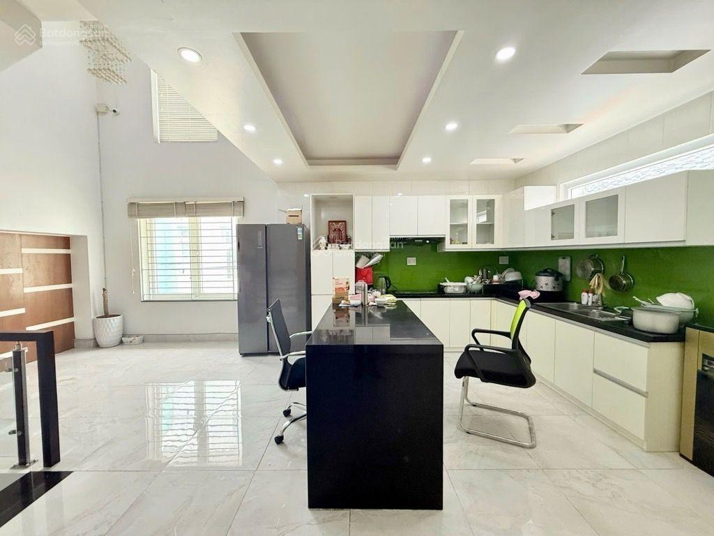 Giảm 2 tỷ  nhà 100m2  hxh 7m  đoàn thị điểm  p1  phú nhuận