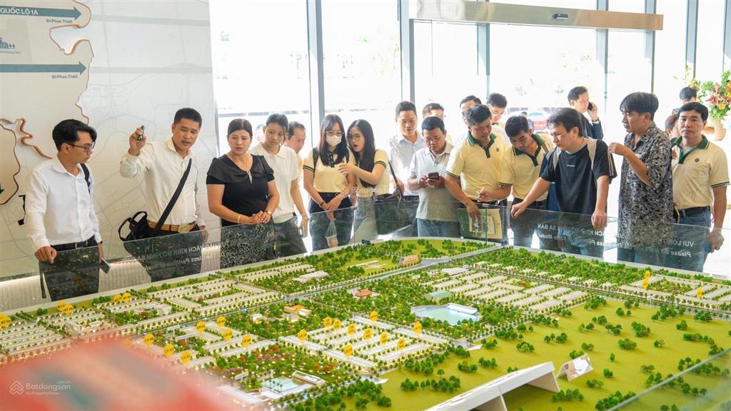 Đất nền, nhà phố xã dầu giây chỉ từ 16 tr/m2, sổ riêng, bank cho vay 75%, tặng 5 chỉ, 0989 379 ***