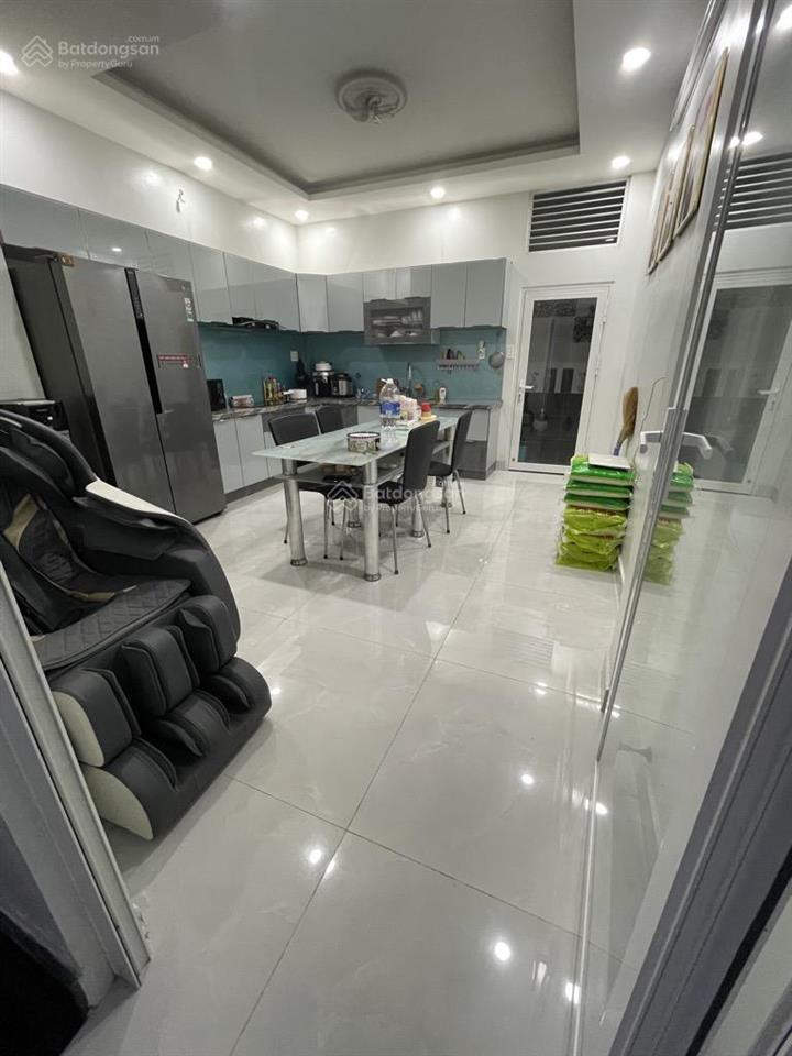 Bán nhà mặt tiền cao lỗ, 4 tầng  tặng nội thất 2 tỷ. dòng tiền 50 triệu/tháng quận 8