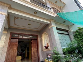 Biệt thự mặt tiền vip ngay dân chủ, bình thọ 180m2 ngang 9m*18m vincom thủ đức chỉ 18 tỷ có tl tốt