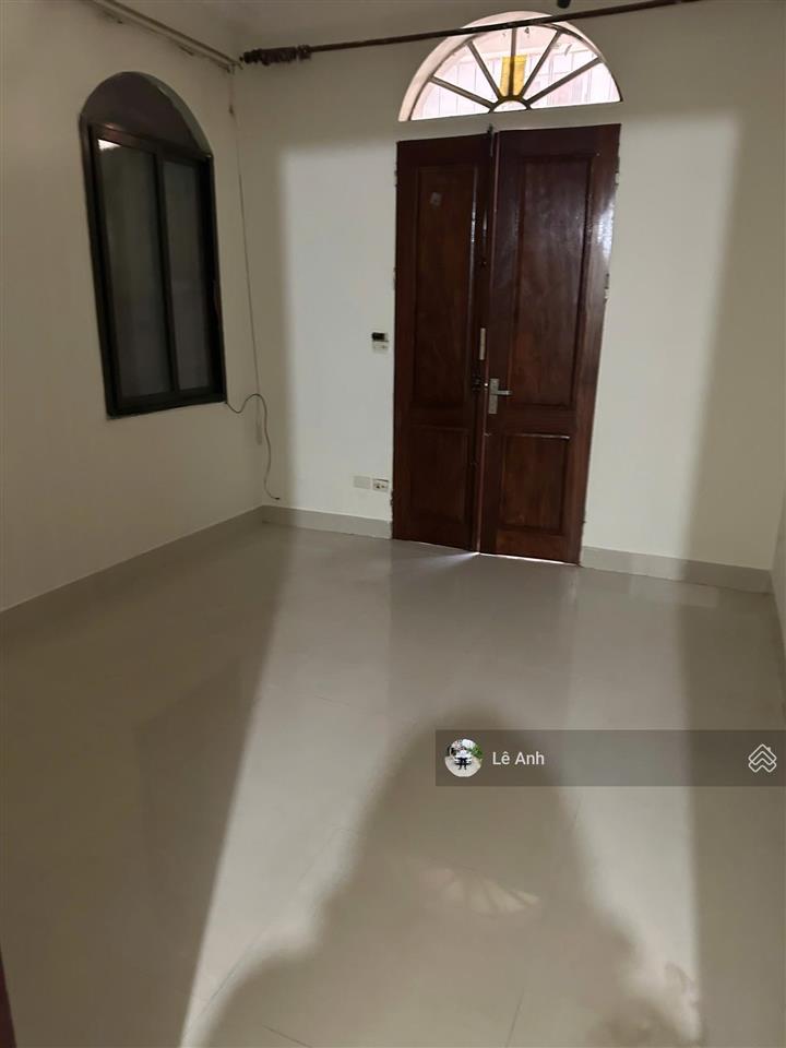 Cho thuê nhà ngõ 898 đường láng, đống đa. 35m2 xây 5 tầng, giá 10tr