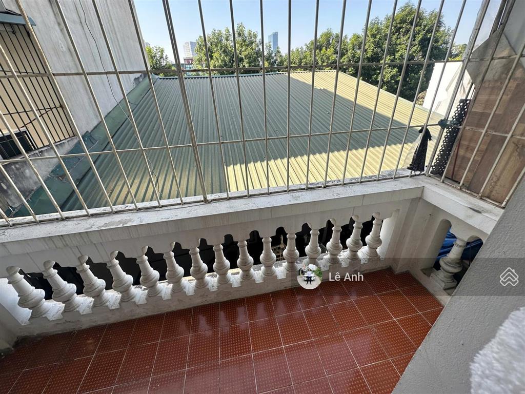 Cho thuê nhà ngõ 898 đường láng, đống đa. 35m2 xây 5 tầng, giá 10tr