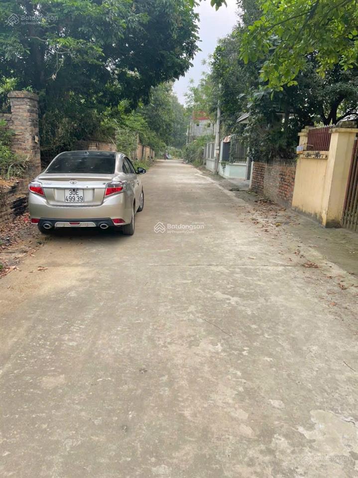 Bán lô đất đẹp nhất cổ đông, sơn tây gần ủy ban xã giá chỉ 20tr/m2