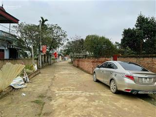 Bán lô đất đẹp nhất cổ đông, sơn tây gần ủy ban xã giá chỉ 20tr/m2