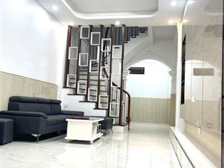 Xuân thuycầu giấy.nhà mới dân xây lô góc, vừa ở vừa kinh doanh, cách mặt phố 50m