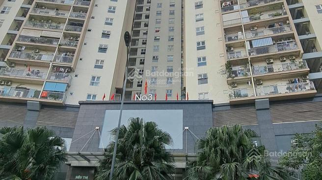 Nhà căn góc 03 mặt tiền, toàn bộ phòng khách và ngủ đều có cửa sổ và 02 ban công