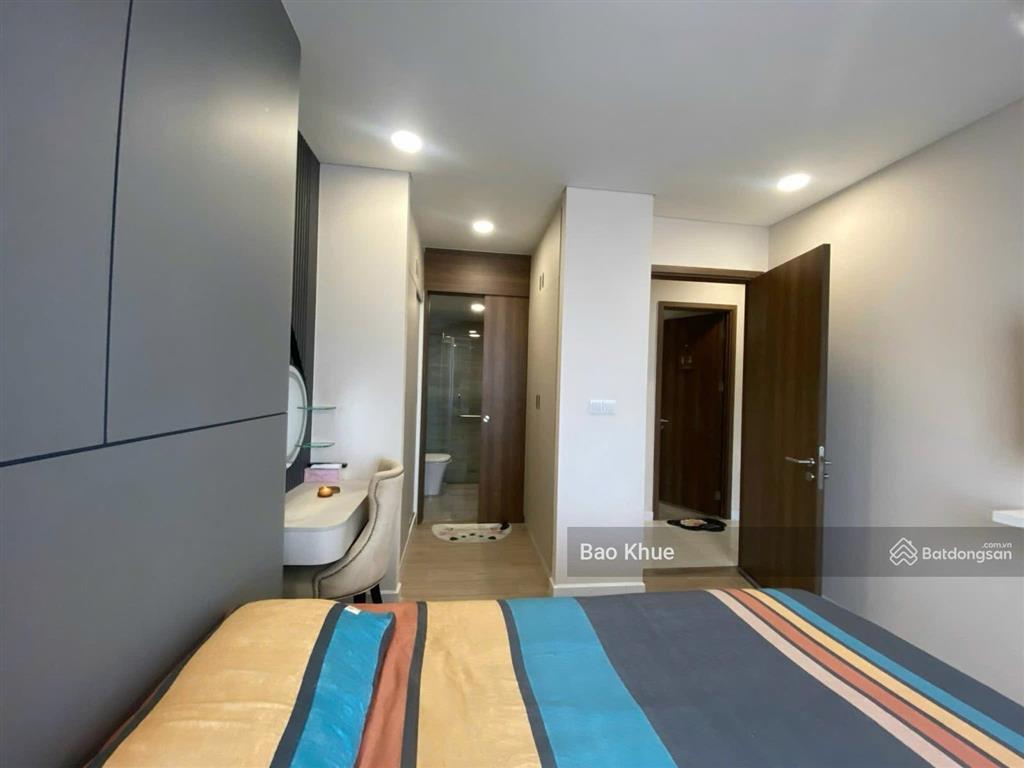 Chủ nhà cần tiền, bán gấp screc tower 76m2, 2pn 2wc, giá 2ty450