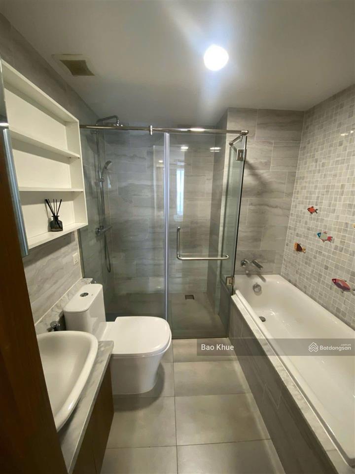 Chủ nhà cần tiền, bán gấp screc tower 76m2, 2pn 2wc, giá 2ty450