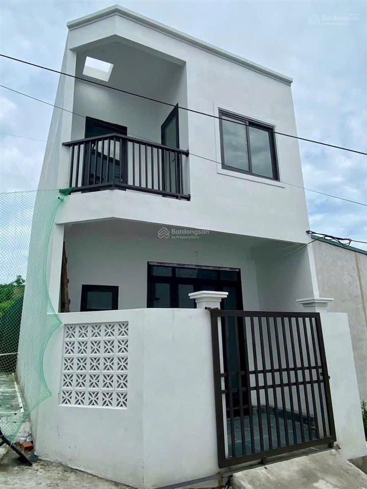 Bán nhà 2 tầng mái bằng kiên cố