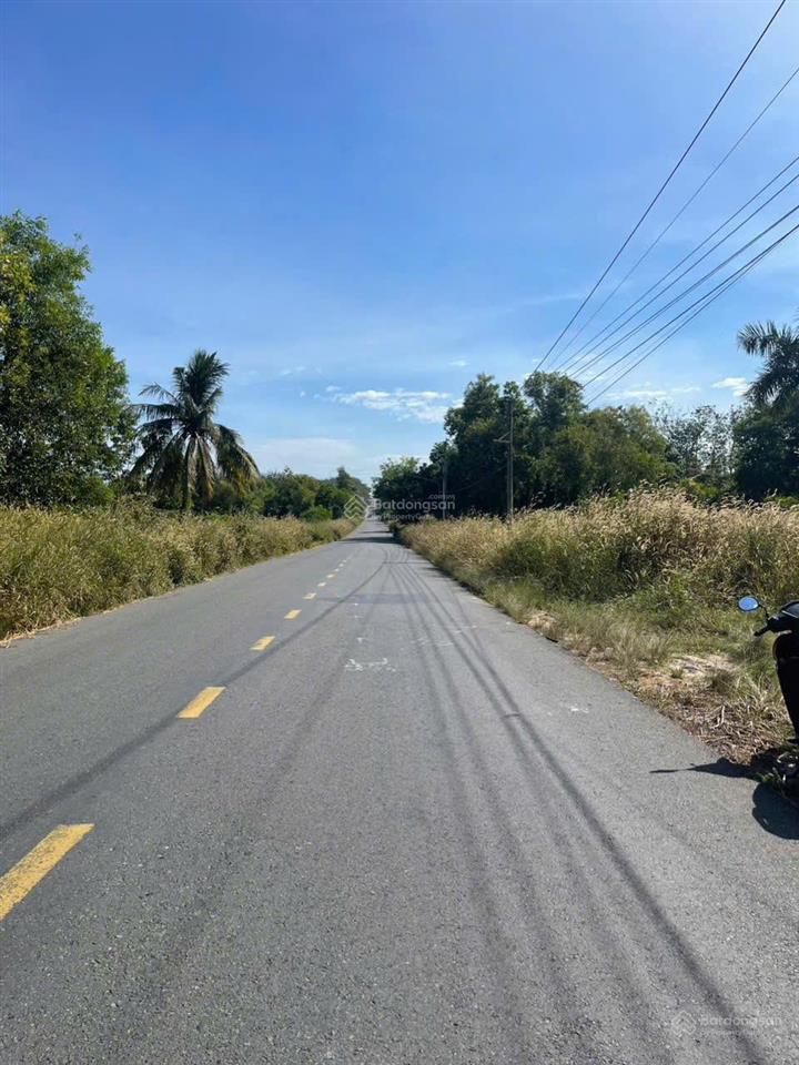 Mặt tiền trục chính kết nối tỉnh lộ 744 vào quần thể kdl núi cậu  chùa thái sơn  bán đảo thala