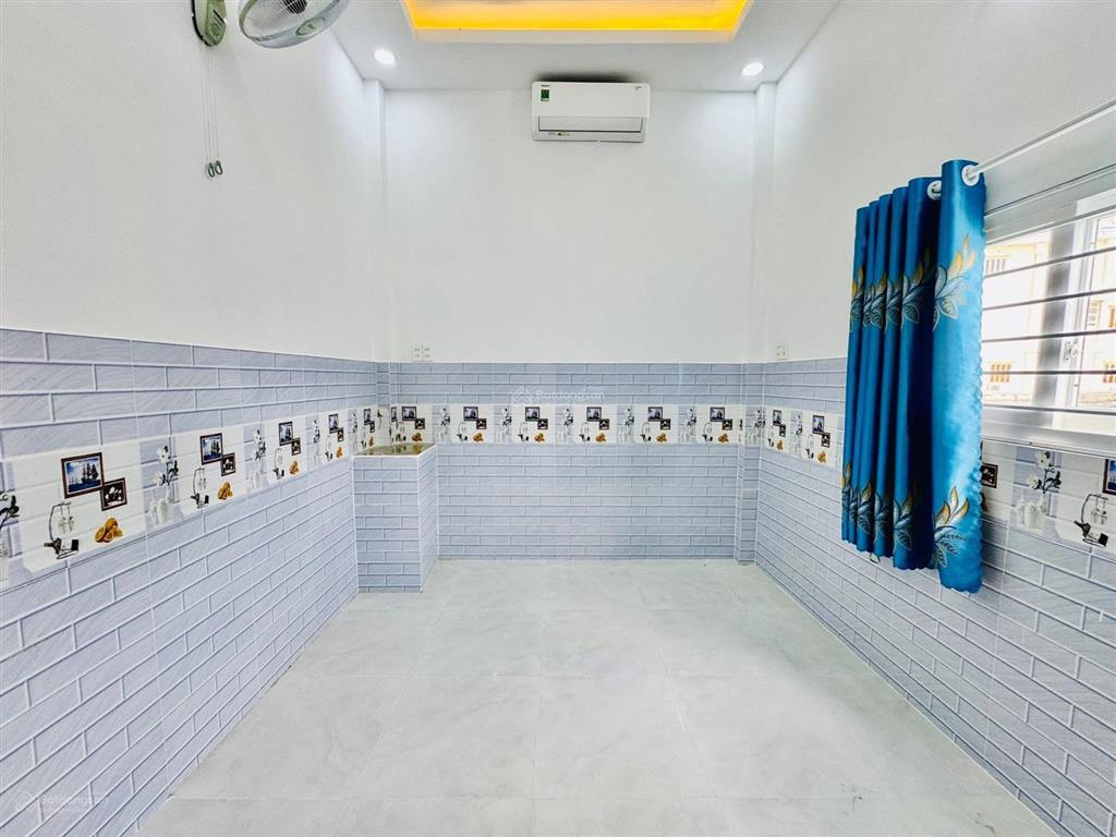 Vị trí đắc địa nhà nguyên hồng  bình thạnh 1tỷ920 dt 60m2 đường xe hơi sổ hồng riêng dọn ở ngay
