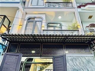 Cô chú bán gấp cuối năm về quê nhà bà hạtquận 10 giá 1tỷ970 nội thất sẵn,dọn vào ở ngay/cho thuê