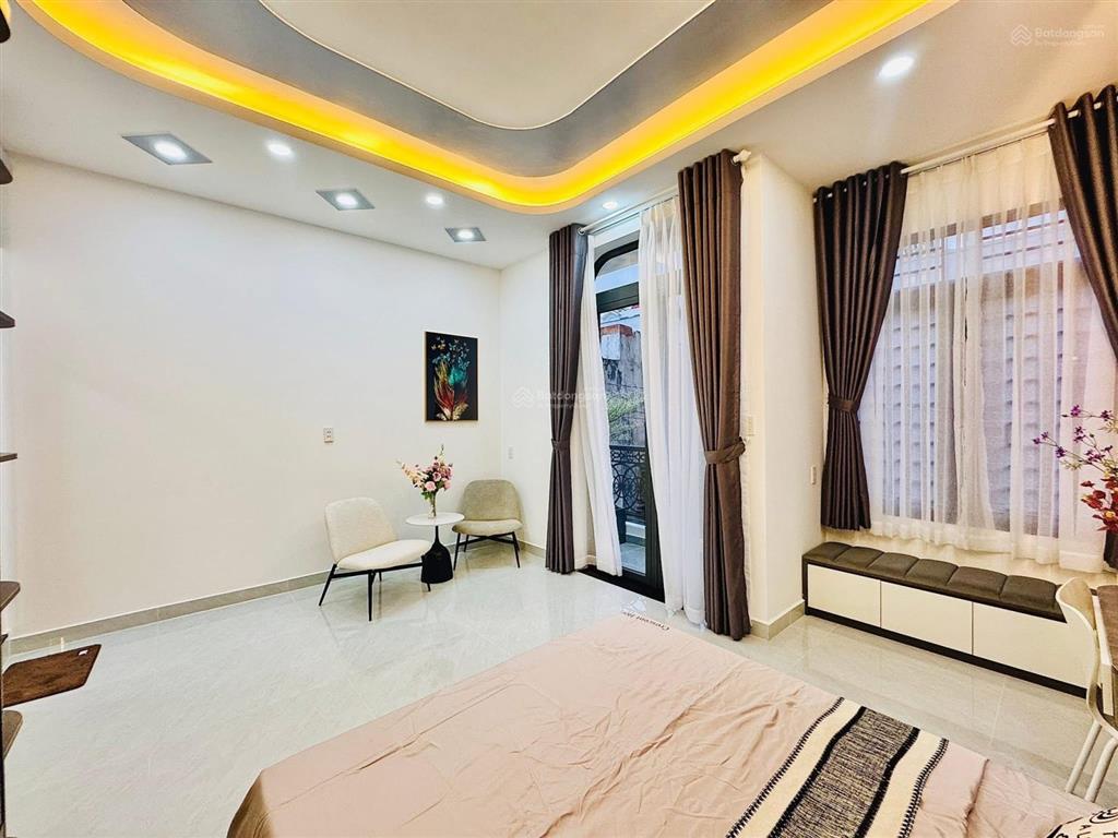 Cô chú bán gấp cuối năm về quê nhà bà hạtquận 10 giá 1tỷ970 nội thất sẵn,dọn vào ở ngay/cho thuê