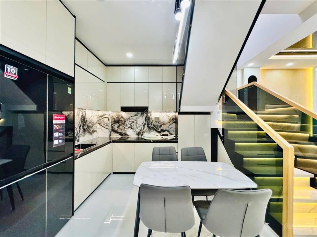 Thanh lý cuối năm nhà tôn thất thuyếtquận 4 giá 1tỷ780 nhà mới dọn vào ở ngay, sổ hồng riêng