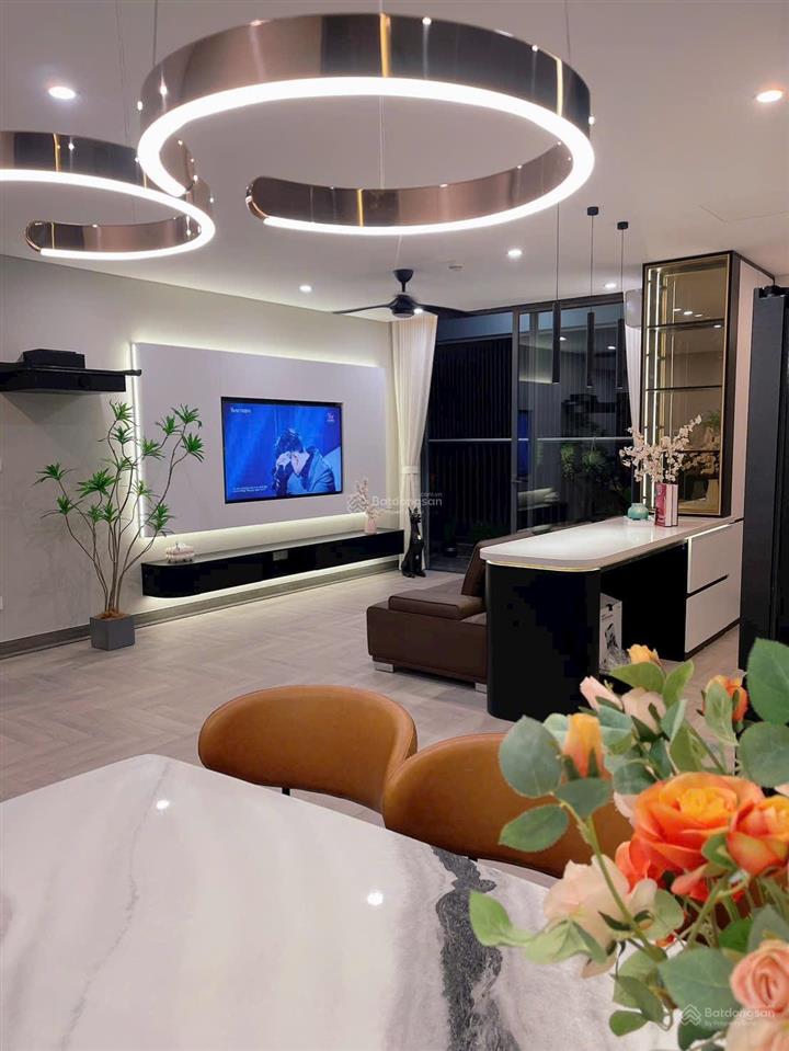 Cho thuê chcc sunshine centrer  mỹ đình, 118m2 , 2pn, 1đn, 2wc.full nội thất. giá chỉ 18tr/th