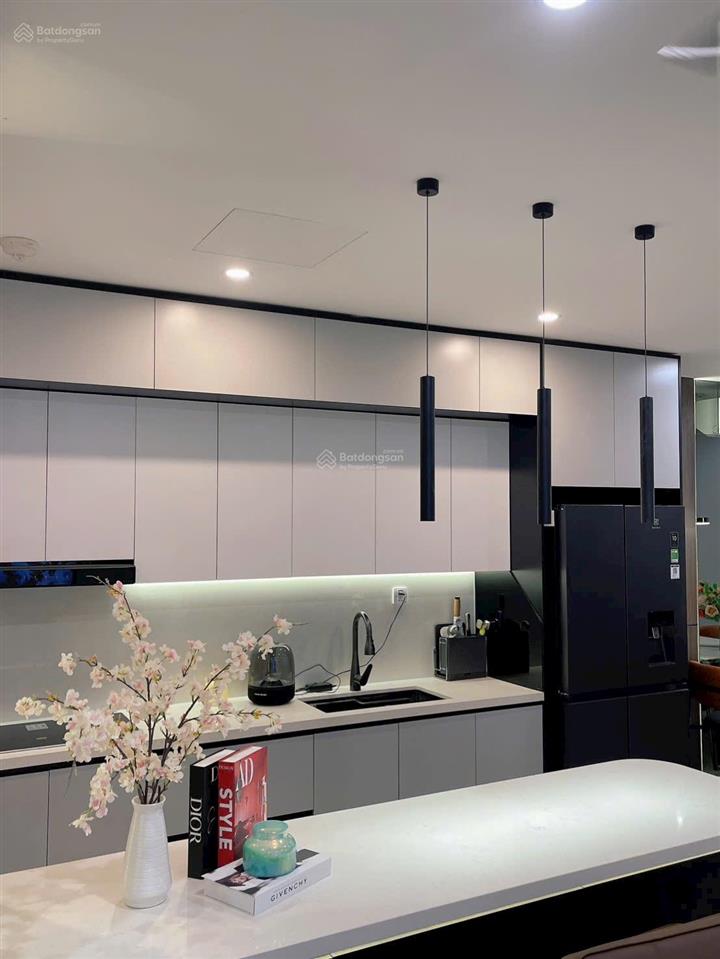 Cho thuê chcc sunshine centrer  mỹ đình, 118m2 , 2pn, 1đn, 2wc.full nội thất. giá chỉ 18tr/th