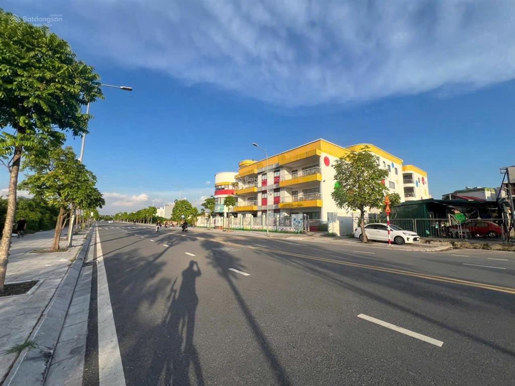 Bán đất khu đấu giá cự khối, vỉa hè rộng, ô tô tránh, 91m2, mặt tiền 7m, giá nhỉnh 17 tỷ.