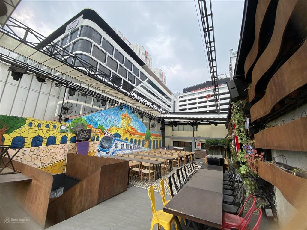 Chính chủ cho thuê nhà mặt tiền võ văn kiệt, q1, 8x26m 3 tầng 169tr trung tâm q1.  xem nhà