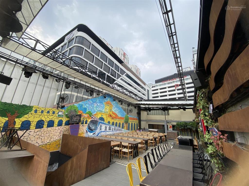 Chính chủ cho thuê nhà mặt tiền võ văn kiệt, q1, 8x26m 3 tầng 169tr trung tâm q1.  xem nhà