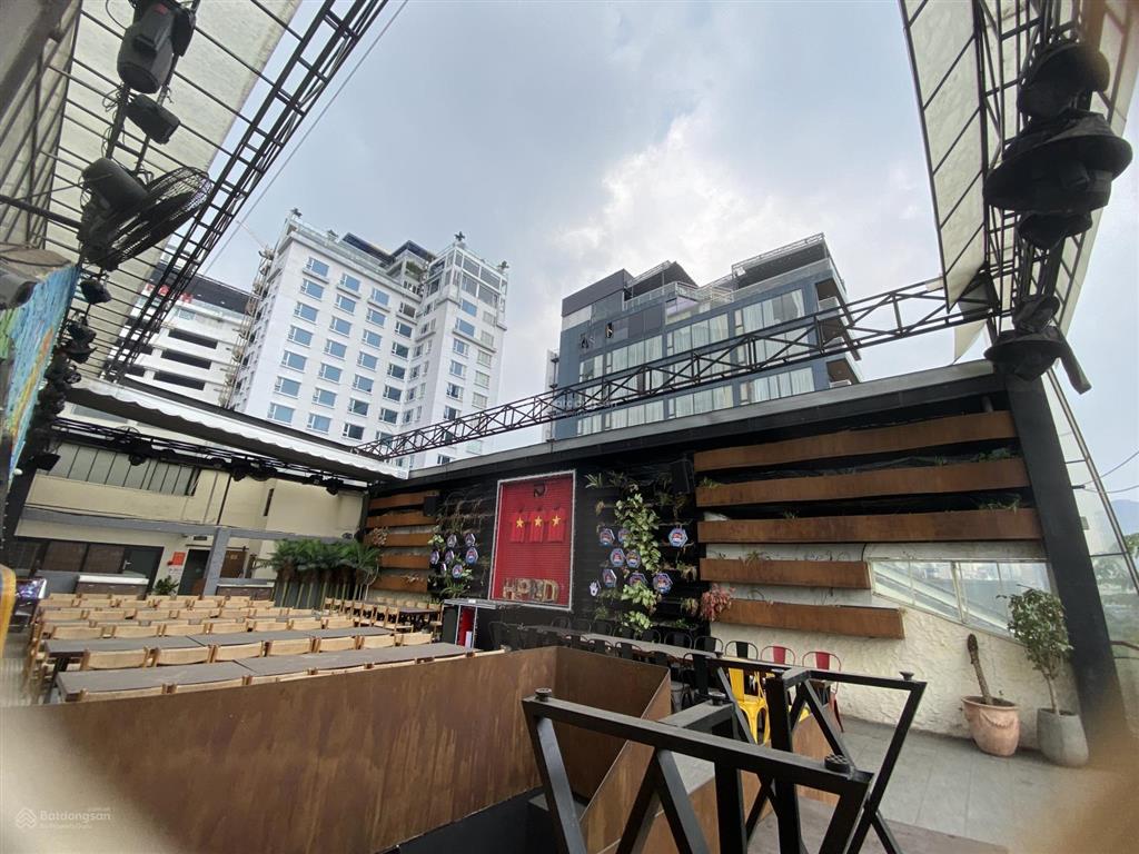 Chính chủ cho thuê nhà mặt tiền võ văn kiệt, q1, 8x26m 3 tầng 169tr trung tâm q1.  xem nhà