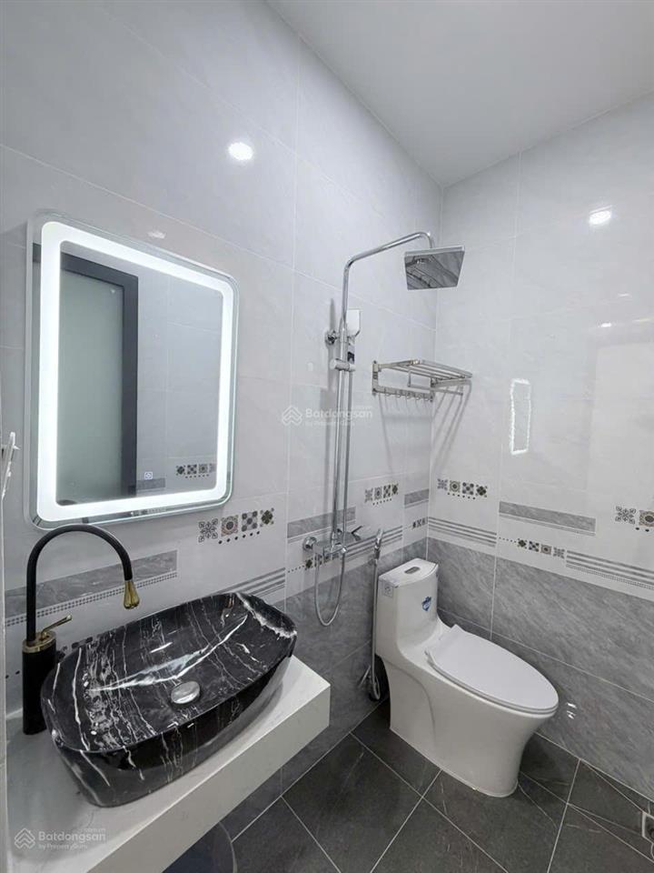 Chưa tới 3 tỷ. chủ bán căn 54m2 lê văn sỹ xây 5 tầng, thuận tiện về q1  phú nhuận. sổ hồng riêng