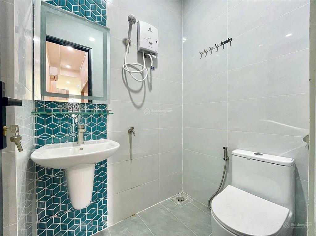 Giá thơm quá thơm  chỉ 9,2 tỷ. nhà 80m2 hẻm thành thái q. 10, xây 5 tầng  gần bv 115, huflit