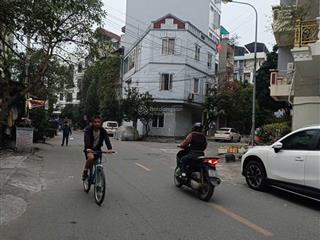 Bán nhà xa la, ô tô, nhà đẹp ở luôn 35m2, 3t, 6,75 tỷ.