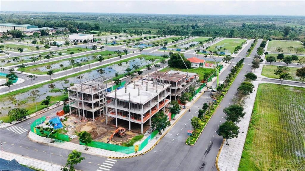 The solia đất nền mặt tiền vành đai 4