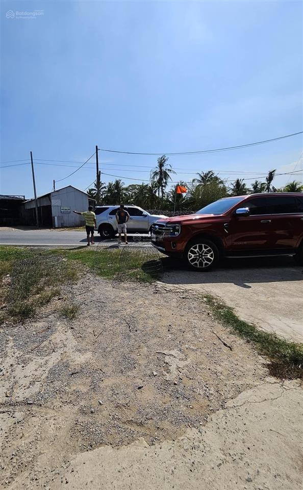 Bán gấp trước tết 2,7tr/m2 đất ql60 tuyến vào cầu cổ chiên (589m2)