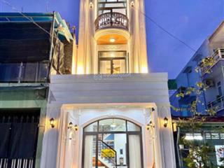 Nhà phố 2 lầu phong cách tân cổ điển mặt tiền đường 6m  trung tâm mỹ tho. diện tích 4x16m