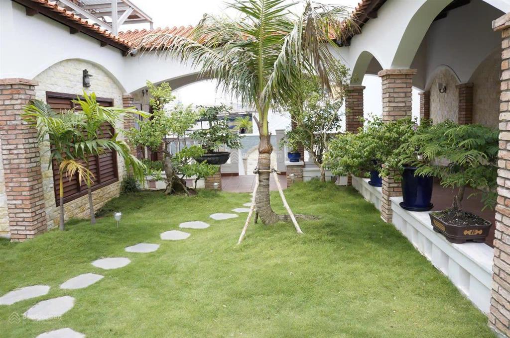 Bán nhà biệt thự 27a thạch thị thanh 233m² (ngang 9.8m, dài 23.7m) 3 tầng hồ bơi  125 tỷ