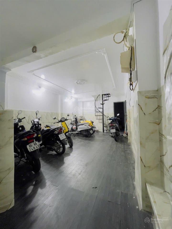 Khu hiếm nhà bán nguyễn khoái
trục đường siêu đẹp phường 2 qu.4
sắp có cầu nguyễn khoái bắc san