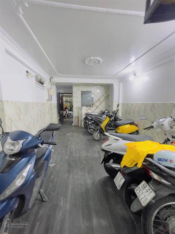 Khu hiếm nhà bán nguyễn khoái
trục đường siêu đẹp phường 2 qu.4
sắp có cầu nguyễn khoái bắc san