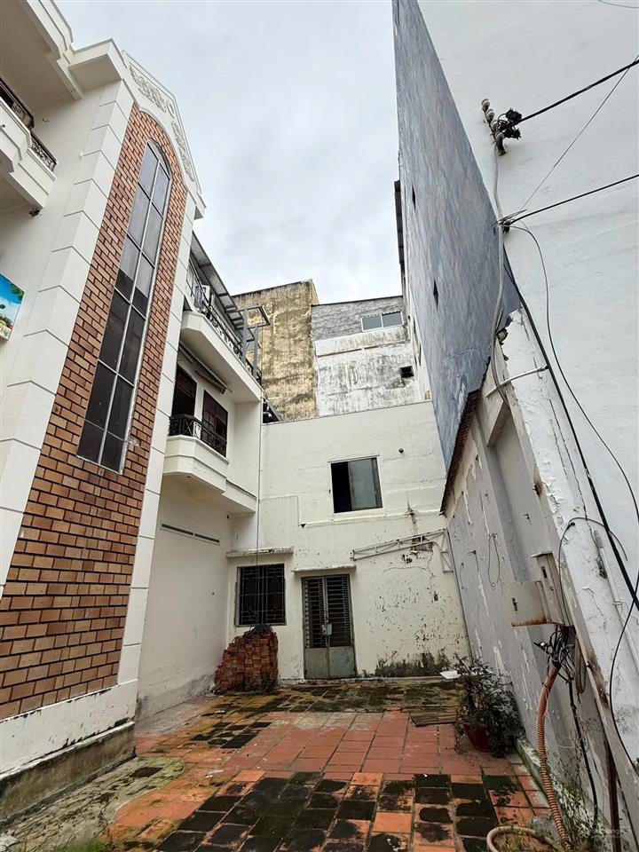 Siêu phẩm độc bản trung tâm nha trang hàng hiếm mặt tiền lý thánh tôn sát biển