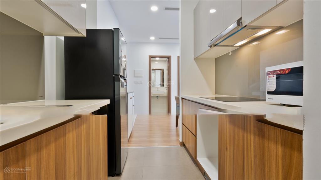 Mình cần bán căn hộ (2pn (góc)), (70m2), (sổ đỏ), (hướng nam), (giá 5,5 tỷ) tại eco green, q7