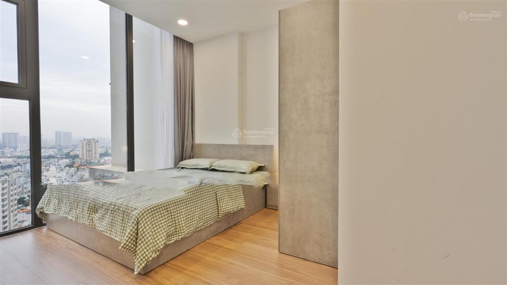 Mình cần bán căn hộ (2pn (góc)), (70m2), (sổ đỏ), (hướng nam), (giá 5,5 tỷ) tại eco green, q7