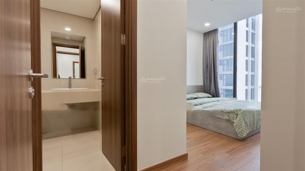 Mình cần bán căn hộ (2pn (góc)), (70m2), (sổ đỏ), (hướng nam), (giá 5,5 tỷ) tại eco green, q7