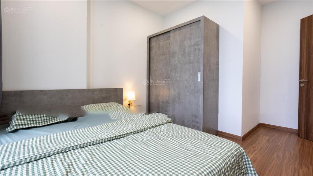 Mình cần bán căn hộ (2pn (góc)), (70m2), (sổ đỏ), (hướng nam), (giá 5,5 tỷ) tại eco green, q7