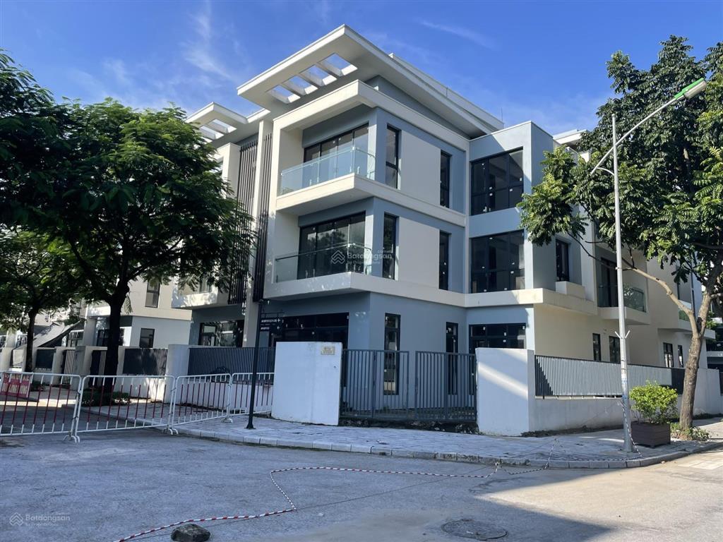 Bán nhanh liền kề kđt an hưng 82,5m2 x 4,5 tầng mặt đường 32m