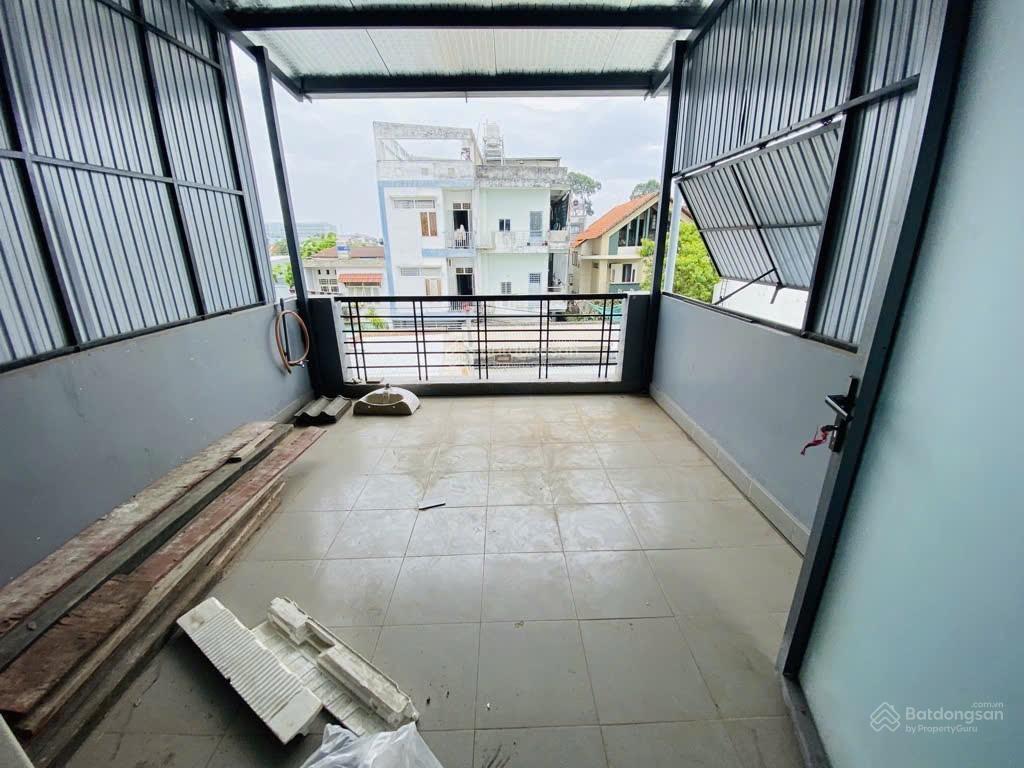 Cần bán căn nhà mặt tiền 3 tầng, phường linh tây 72m chỉ 7,9 tỷ kế phạm văn đồng