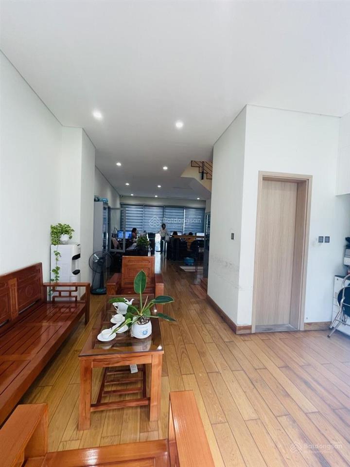 Toà văn phòng có 102 nguyễn thị định! thang máy, ô tô tránh, vỉa hè, thông kinh doanh. 68m2*6t